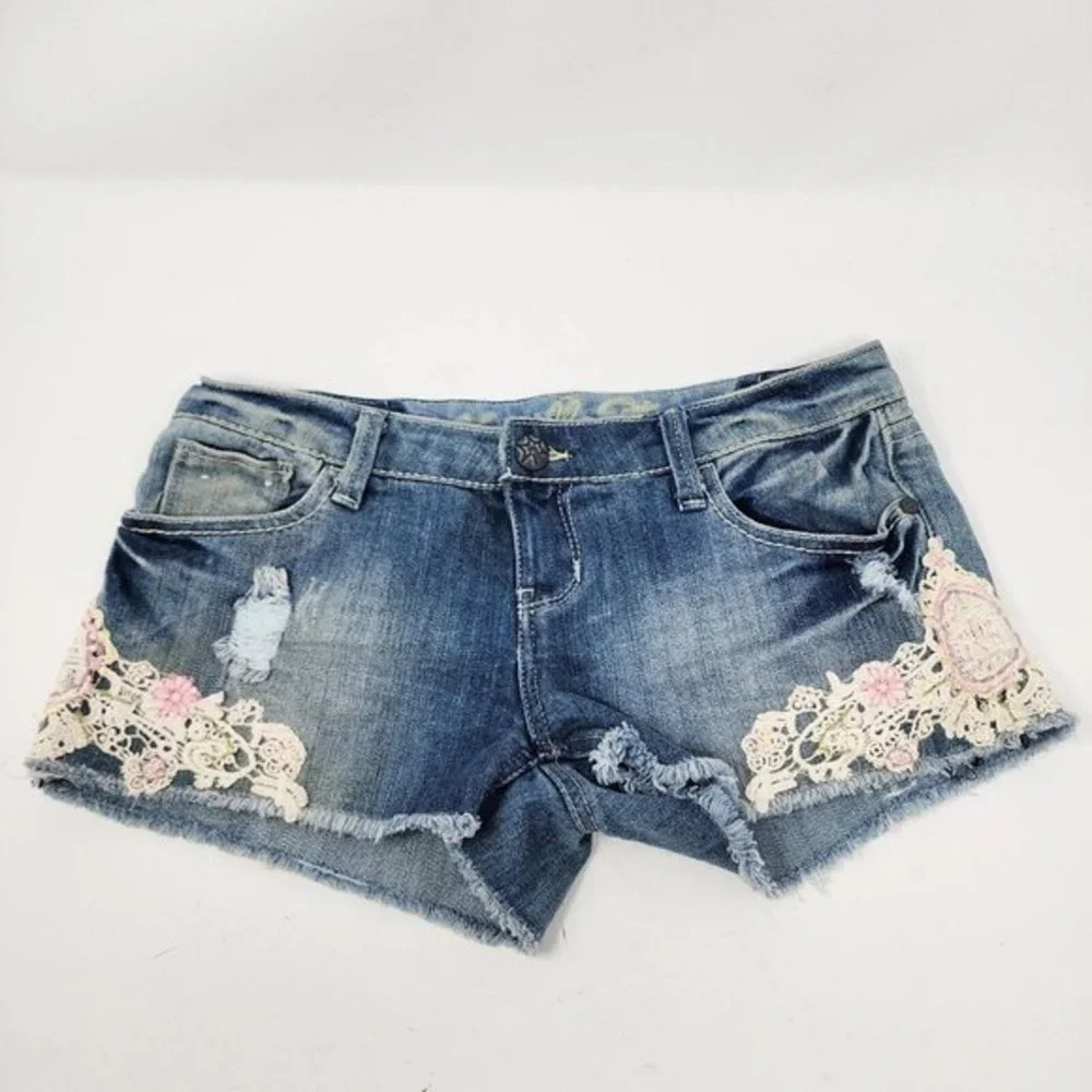 Vanilla Star Cutoff Bootie Shorts Floral Lace Boho Detail Distressed Jean Size 7